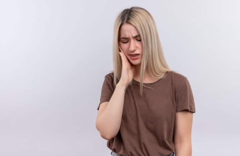 "Wondering if wisdom teeth can grow back after extraction? Discover the truth about wisdom teeth regrowth, possible complications, and what to expect post-removal. Get informed and ensure your dental health."