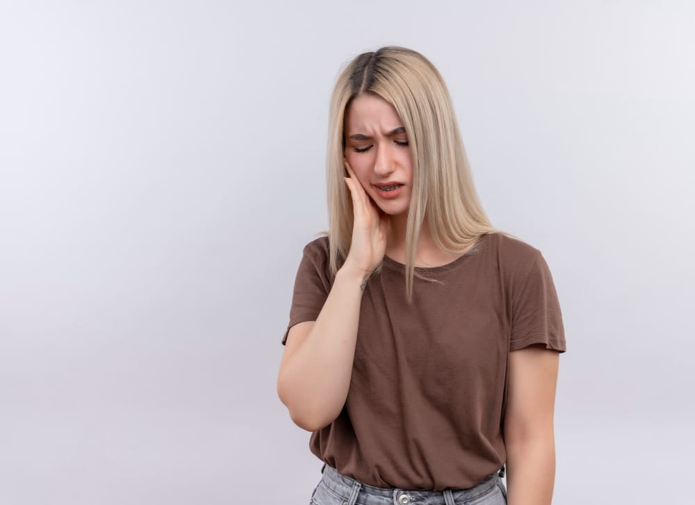 "Wondering if wisdom teeth can grow back after extraction? Discover the truth about wisdom teeth regrowth, possible complications, and what to expect post-removal. Get informed and ensure your dental health."